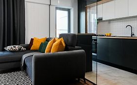Sandra - Park-View Apt Near Obor Market & Metro Station