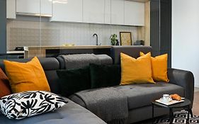 Sandra - Park-View Apt Near Obor Market & Metro Station
